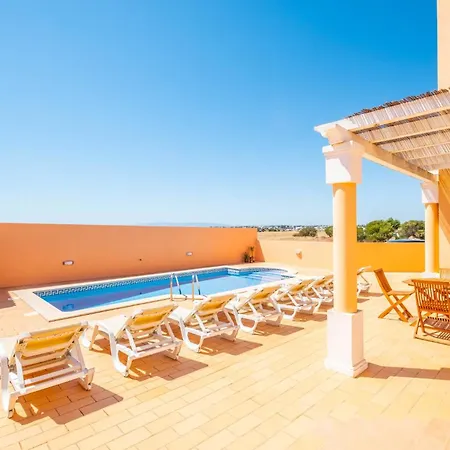 Habitate - Pool Fence & Heating Bars Feriehus *