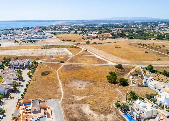 Habitate - Pool Fence & Heating Bars