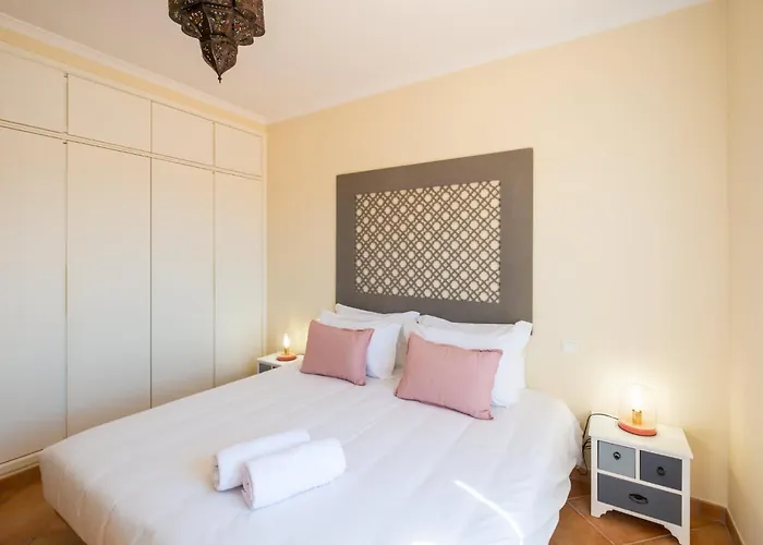 Habitate - Pool Fence & Heating Bars 펜션 알부페이라