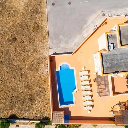 Habitate - Pool Fence & Heating Bars Ferienhaus *