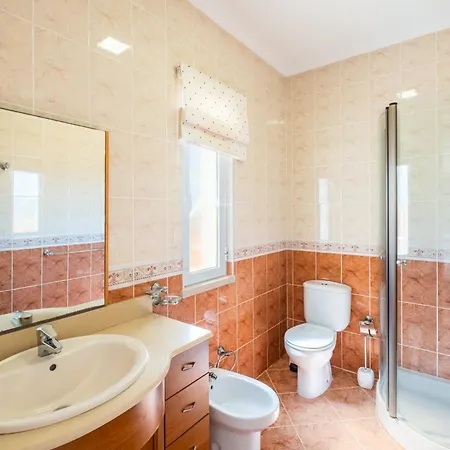 Habitate - Pool Fence & Heating Bars Casa de Férias